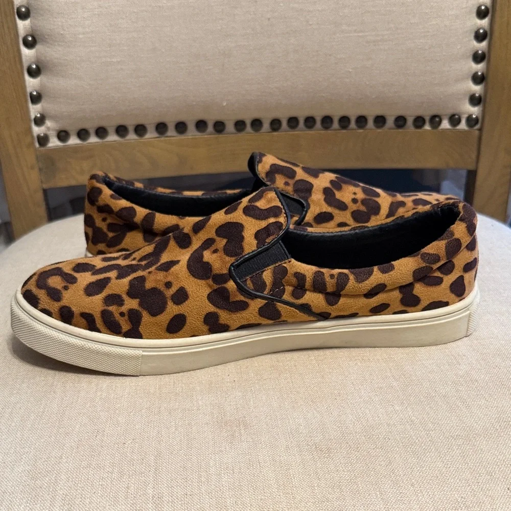 Candie's Brown Leopard Slip-On Shoes, Size 9.5